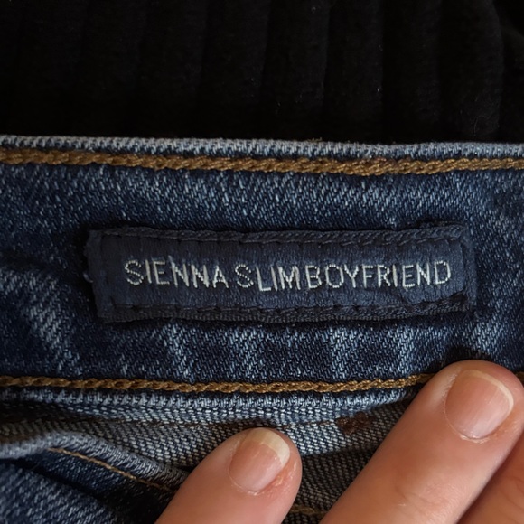 Lucky Brand Relaxed Fit Dark Blue Jeans - Picture 3 of 6